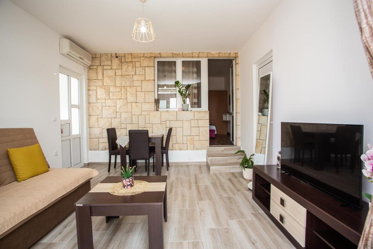 Apartments Jelena อุลซิน ภายนอก รูปภาพ